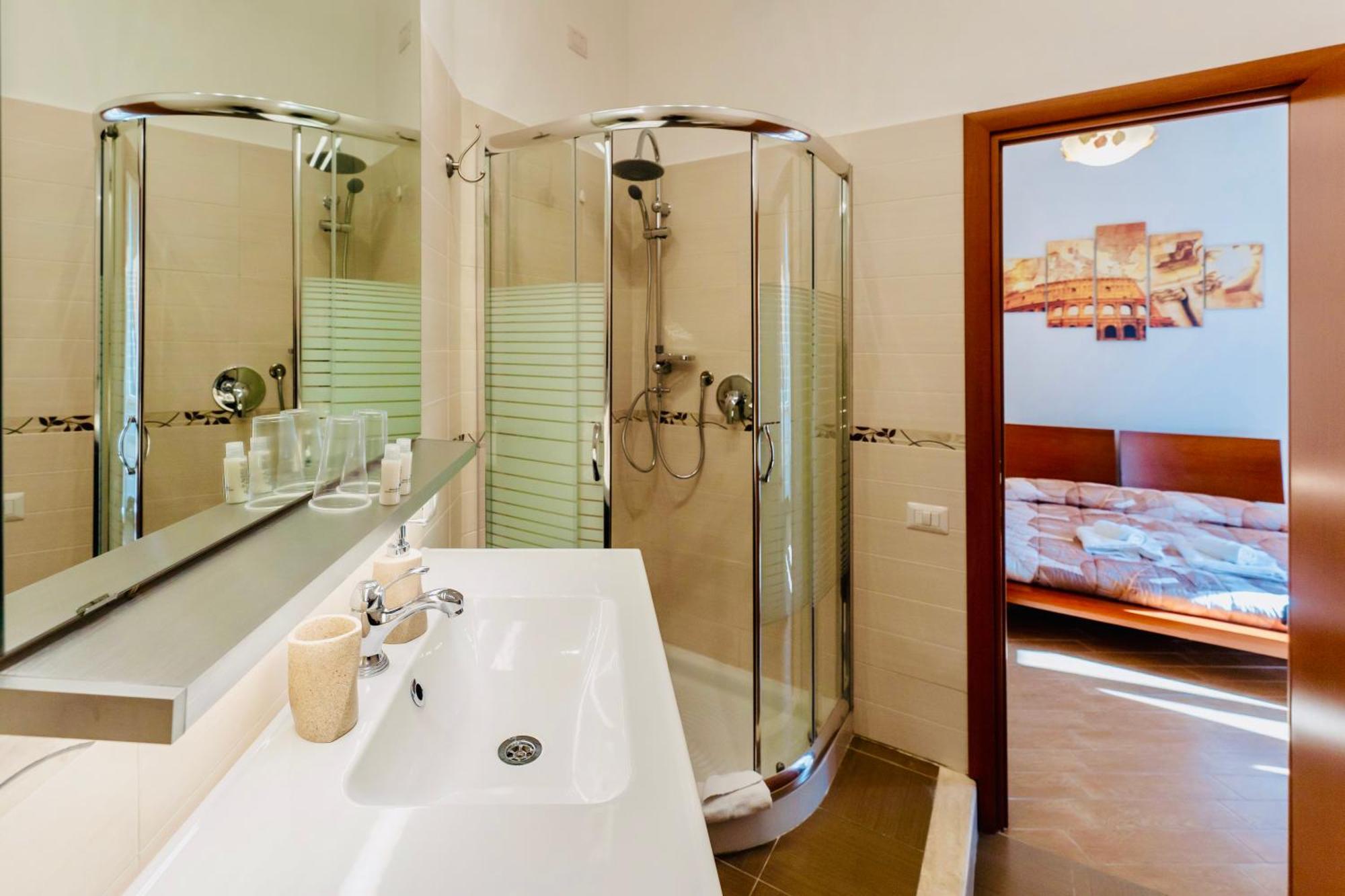 Miclad Colosseum Guest House Rzym Zewnętrze zdjęcie