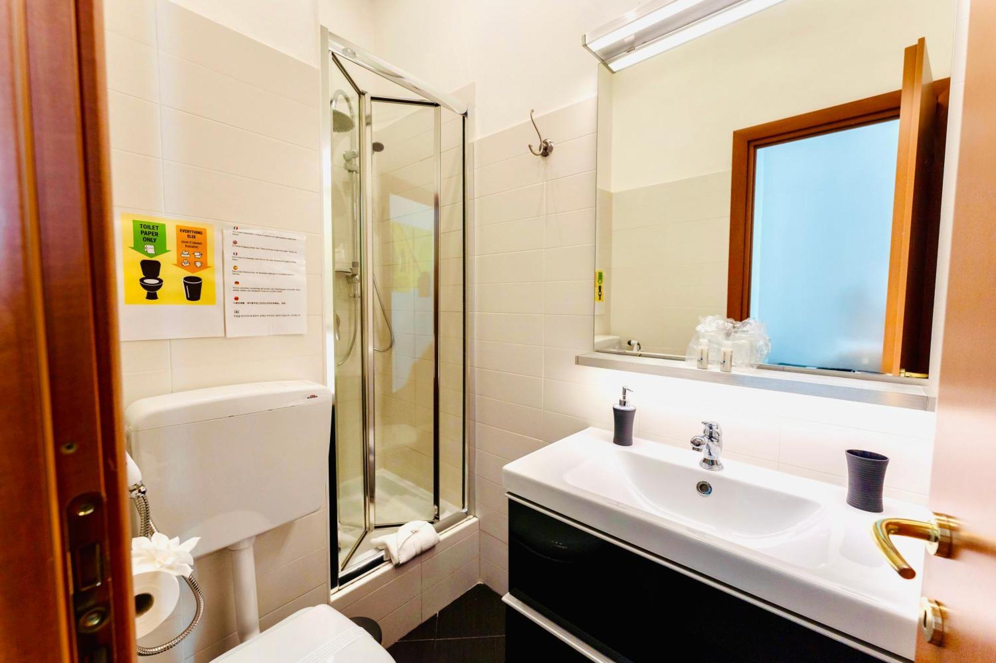 Miclad Colosseum Guest House Rzym Zewnętrze zdjęcie